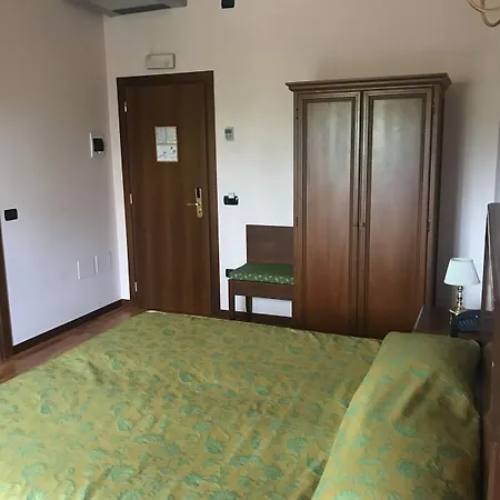 La Torretta 3* קסטל סן פייטרו טרמה