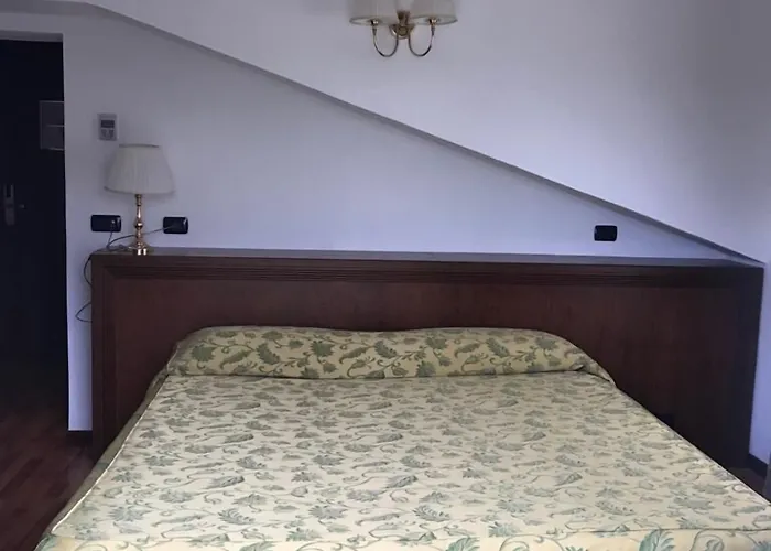 拉托雷塔酒店 3* 圣彼得罗-泰尔梅堡